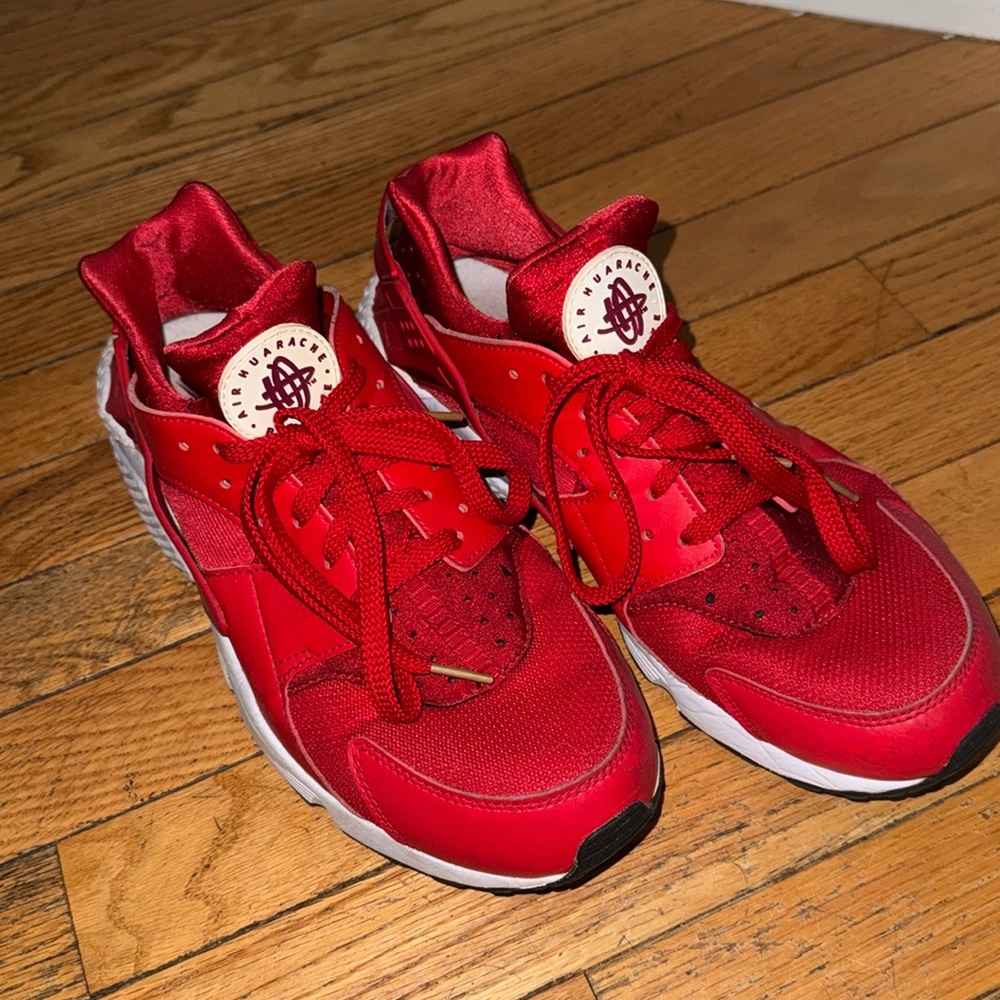 Men’s Red Nike Air Huarache Size 11.5